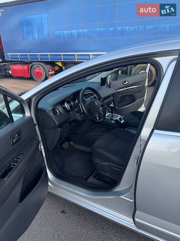 Мікровен Peugeot 5008 2010 в Дубні