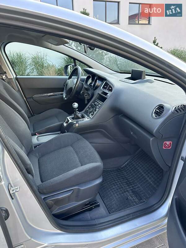 Микровэн Peugeot 5008 2011 в Луцке фото 9 Микровэн Peugeot 5008 2011 в Луцке