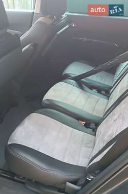 Микровэн Peugeot 5008 2011 в Смеле