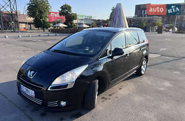 Микровэн Peugeot 5008 2010 в Киеве
