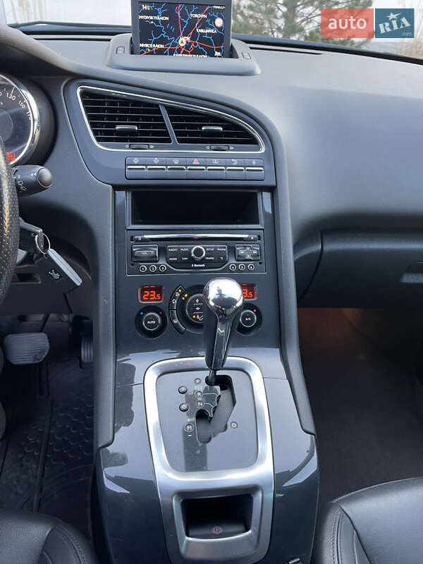 Мікровен Peugeot 5008 2015 в Луцьку