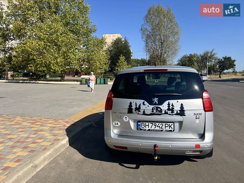 Мікровен Peugeot 5008 2010 в Южному