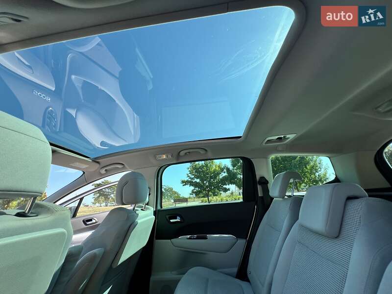 Мікровен Peugeot 5008 2010 в Южному