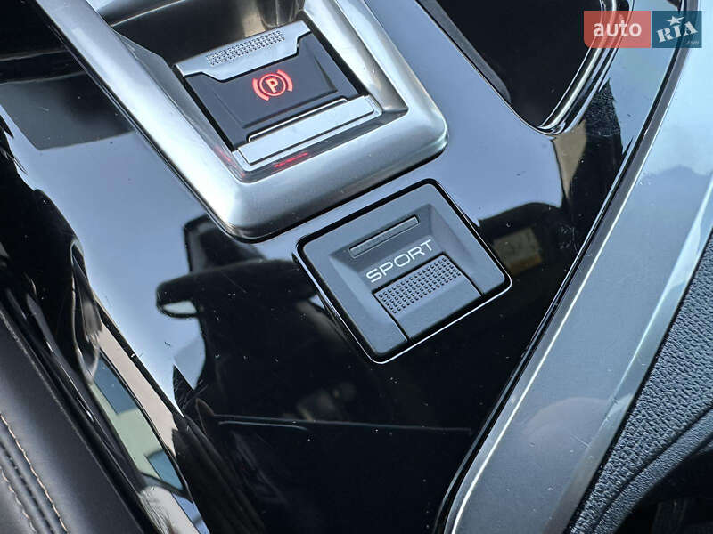 Позашляховик / Кросовер Peugeot 5008 2018 в Луцьку