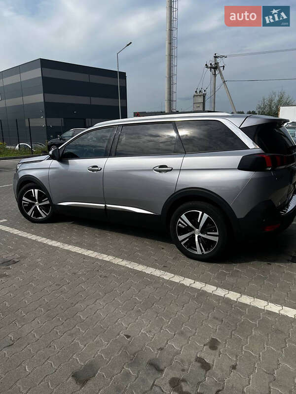 Позашляховик / Кросовер Peugeot 5008 2017 в Львові