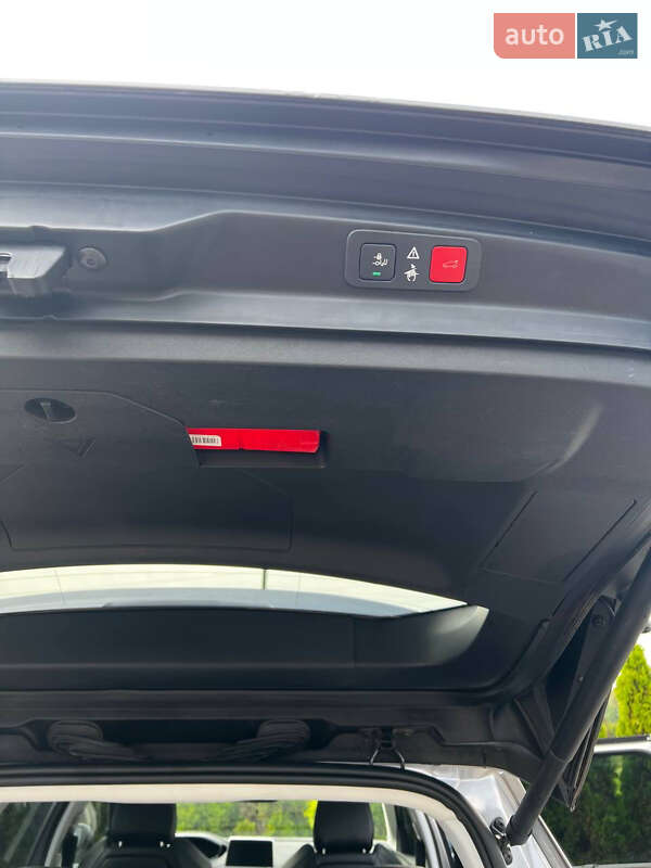 Позашляховик / Кросовер Peugeot 5008 2017 в Львові