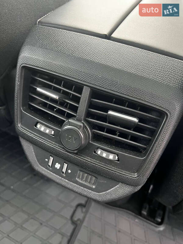 Позашляховик / Кросовер Peugeot 5008 2017 в Львові