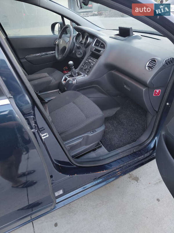 Микровэн Peugeot 5008 2011 в Ровно фото 13 Микровэн Peugeot 5008 2011 в Ровно