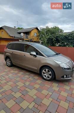Мікровен Peugeot 5008 2012 в Стрию