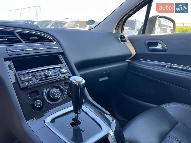 Микровэн Peugeot 5008 2014 в Львове