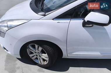 Микровэн Peugeot 5008 2012 в Арбузинке