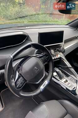 Внедорожник / Кроссовер Peugeot 5008 2022 в 