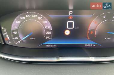 Внедорожник / Кроссовер Peugeot 5008 2022 в 