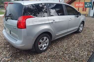 Мікровен Peugeot 5008 2011 в Долині