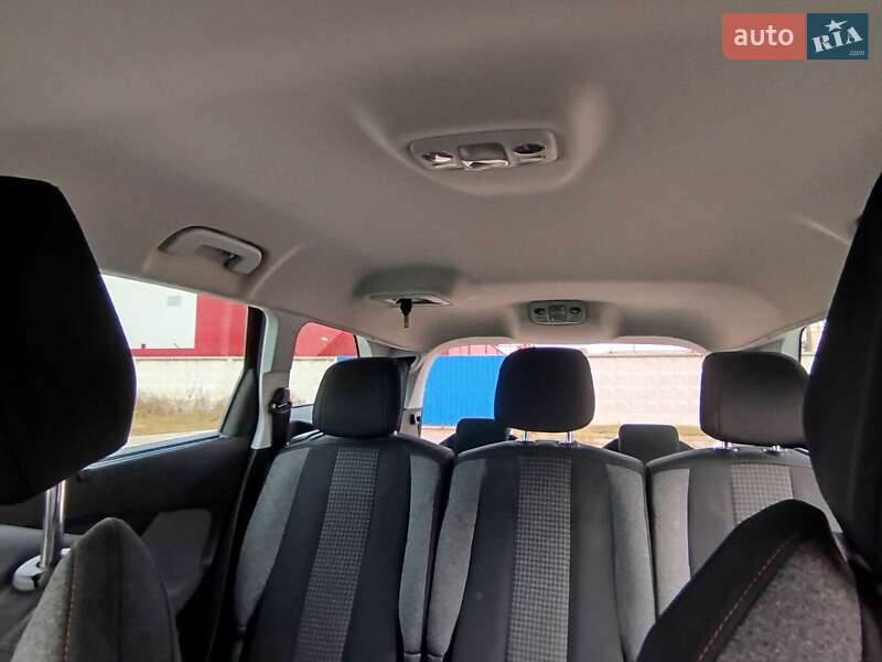 Позашляховик / Кросовер Peugeot 5008 2017 в Малині фото 41 Позашляховик / Кросовер Peugeot 5008 2017 в Малині