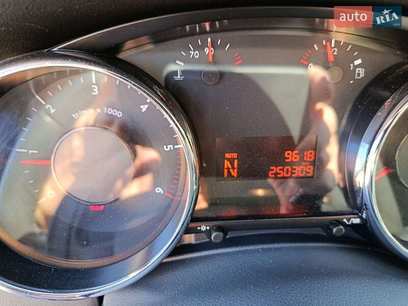 Микровэн Peugeot 5008 2013 в Кривом Роге фото 6 Микровэн Peugeot 5008 2013 в Кривом Роге