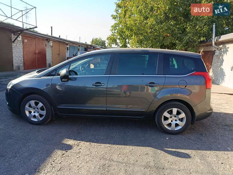 Микровэн Peugeot 5008 2013 в Кривом Роге фото 11 Микровэн Peugeot 5008 2013 в Кривом Роге