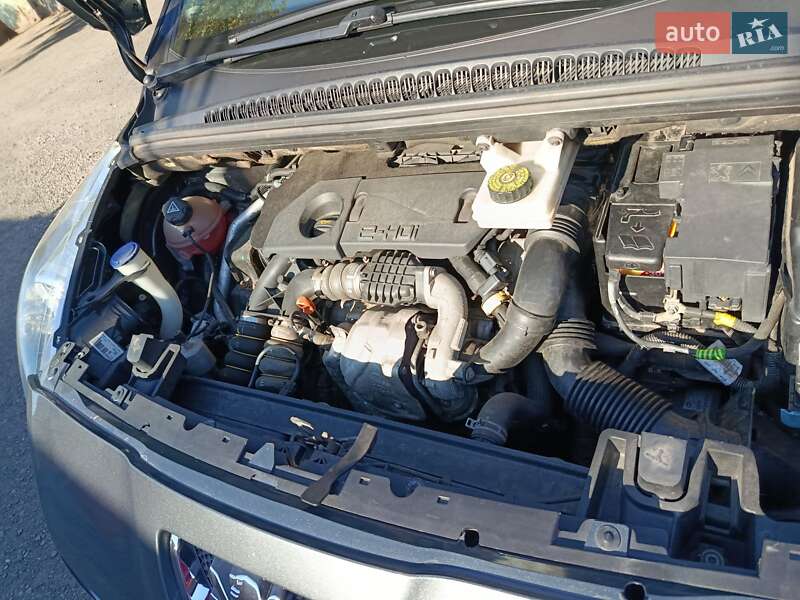 Микровэн Peugeot 5008 2013 в Кривом Роге фото 16 Микровэн Peugeot 5008 2013 в Кривом Роге