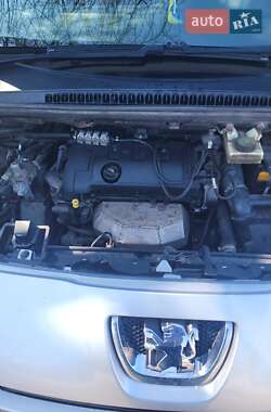 Peugeot 5008 2010
