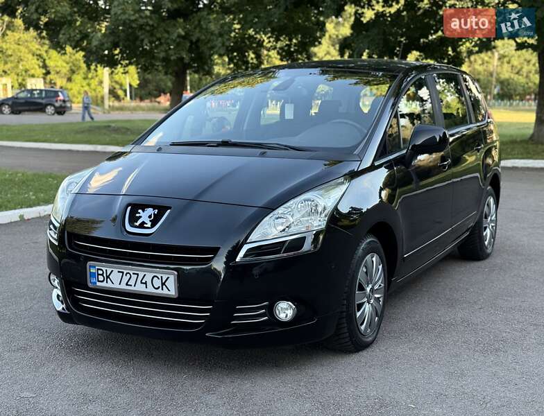 Peugeot 5008 2011
