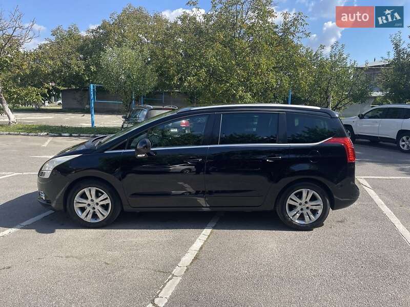 Микровэн Peugeot 5008 2010 в Черновцах