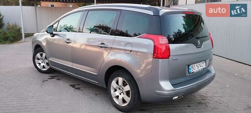 Микровэн Peugeot 5008 2015 в Тальном