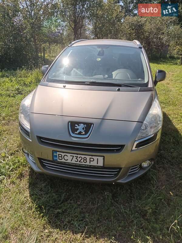 Микровэн Peugeot 5008 2013 в Самборе