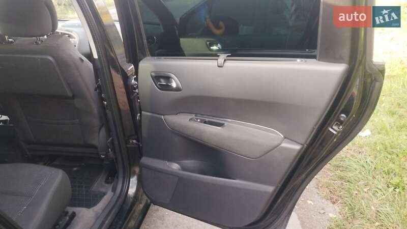 Мікровен Peugeot 5008 2014 в Стрию