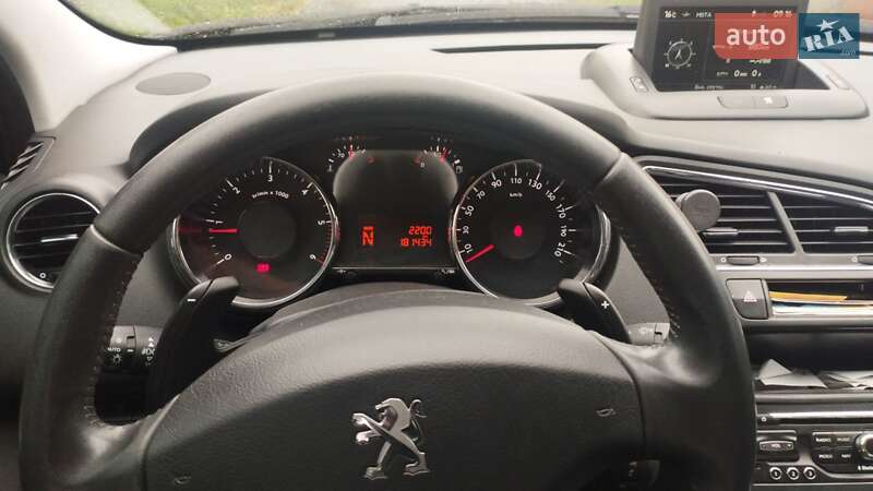 Мікровен Peugeot 5008 2014 в Стрию