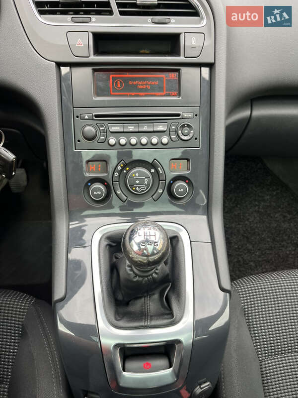 Мікровен Peugeot 5008 2010 в Звягелі