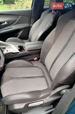 Внедорожник / Кроссовер Peugeot 5008 2021 в 