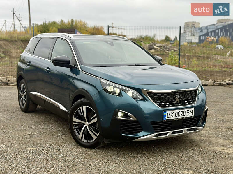 Внедорожник / Кроссовер Peugeot 5008 2017 в 