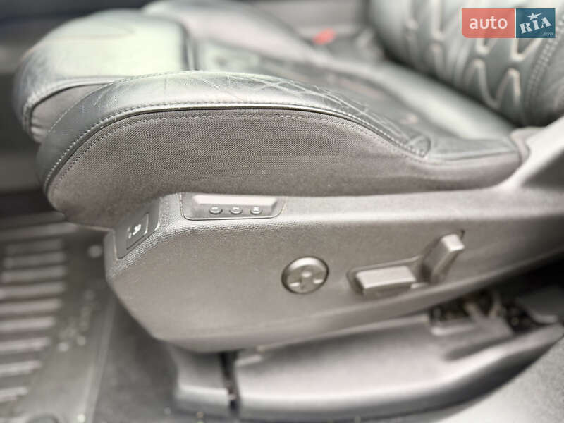 Внедорожник / Кроссовер Peugeot 5008 2017 в Ровно фото 12 Внедорожник / Кроссовер Peugeot 5008 2017 в Ровно