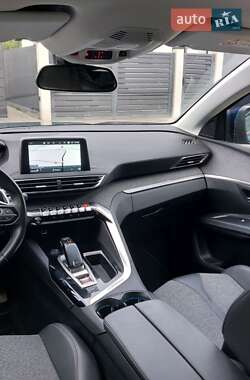 Позашляховик / Кросовер Peugeot 5008 2019 в 