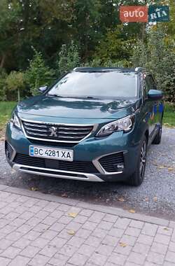Позашляховик / Кросовер Peugeot 5008 2019 в 