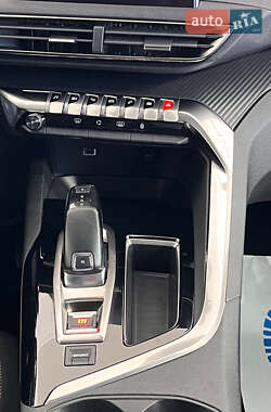 Внедорожник / Кроссовер Peugeot 5008 2019 в 