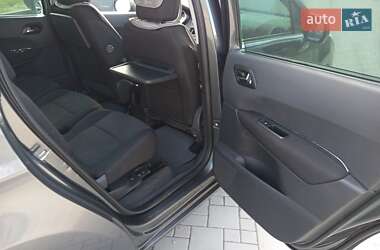Микровэн Peugeot 5008 2010 в 
