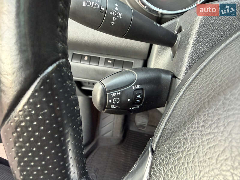 Микровэн Peugeot 5008 2014 в Ровно