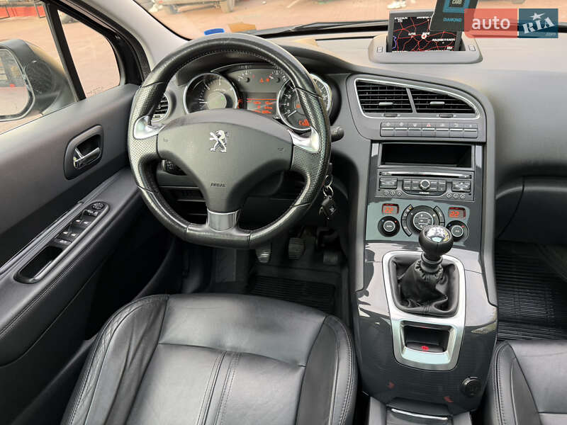 Микровэн Peugeot 5008 2014 в Ровно