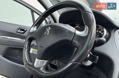 Микровэн Peugeot 5008 2016 в 