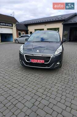 Микровэн Peugeot 5008 2015 в 