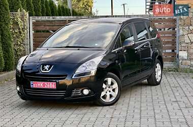 Микровэн Peugeot 5008 2012 в 