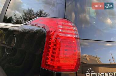 Микровэн Peugeot 5008 2012 в 