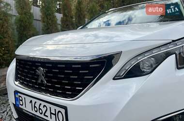Внедорожник / Кроссовер Peugeot 5008 2017 в 