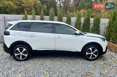 Внедорожник / Кроссовер Peugeot 5008 2017 в 