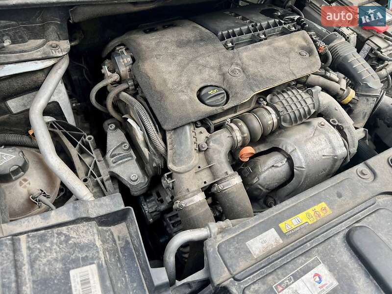 Позашляховик / Кросовер Peugeot 5008 2017 в Полтаві фото 32 Позашляховик / Кросовер Peugeot 5008 2017 в Полтаві