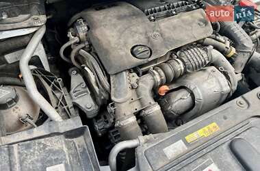 Внедорожник / Кроссовер Peugeot 5008 2017 в 