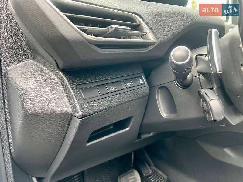 Позашляховик / Кросовер Peugeot 5008 2017 в Полтаві фото 51 Позашляховик / Кросовер Peugeot 5008 2017 в Полтаві