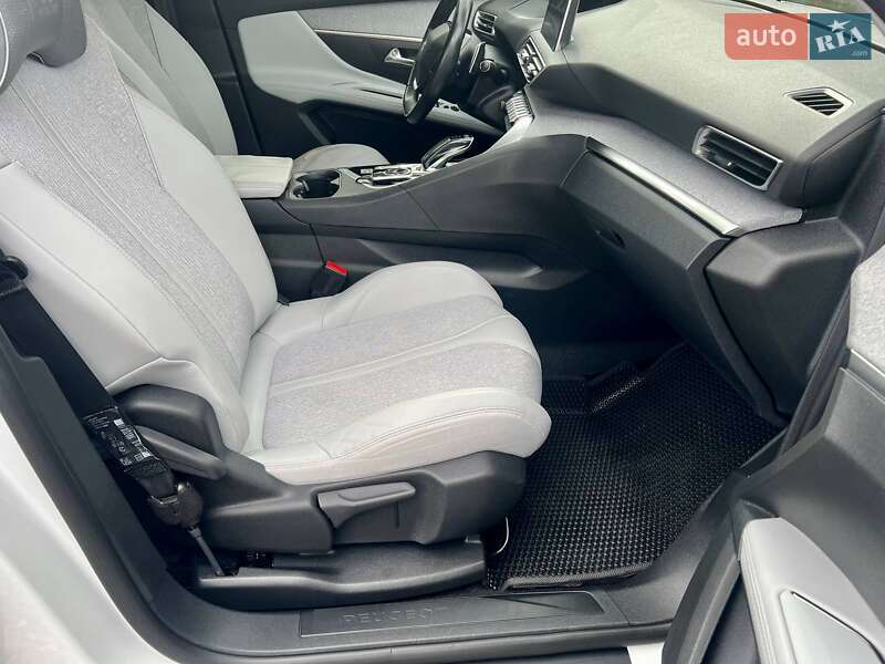 Позашляховик / Кросовер Peugeot 5008 2017 в Полтаві фото 77 Позашляховик / Кросовер Peugeot 5008 2017 в Полтаві