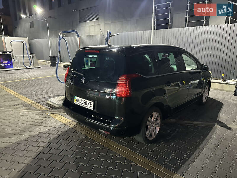 Мікровен Peugeot 5008 2010 в Києві